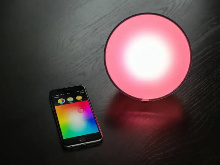 Philips Hue light controlled with a phone