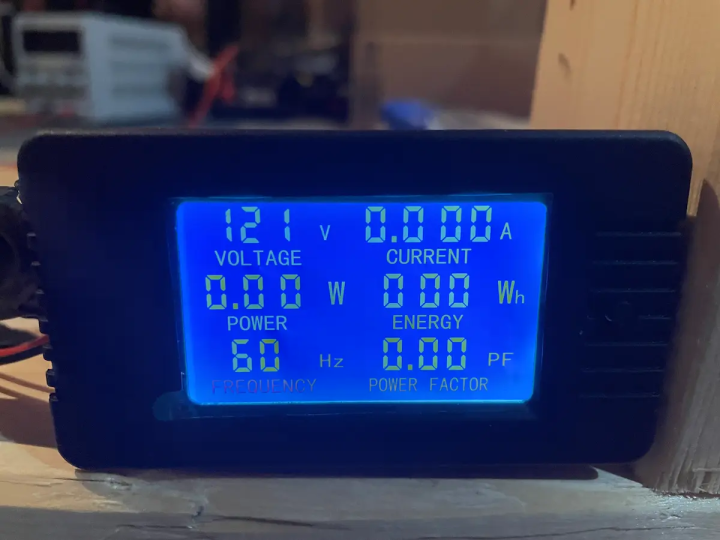 The power meter reading zero amps
