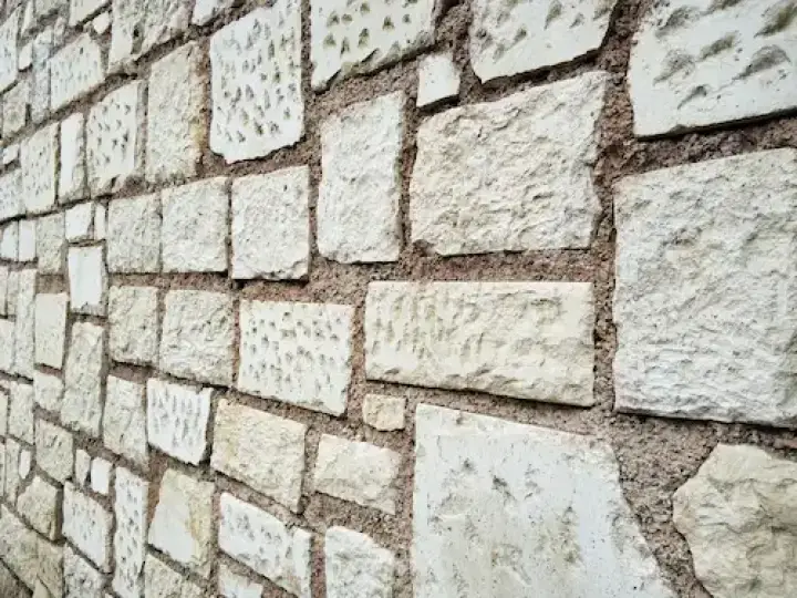 A wall made out of bricks